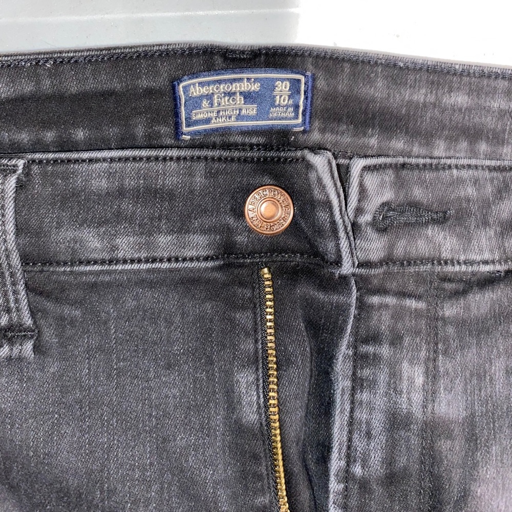 Abercrombie frayed ankle black skinny jean